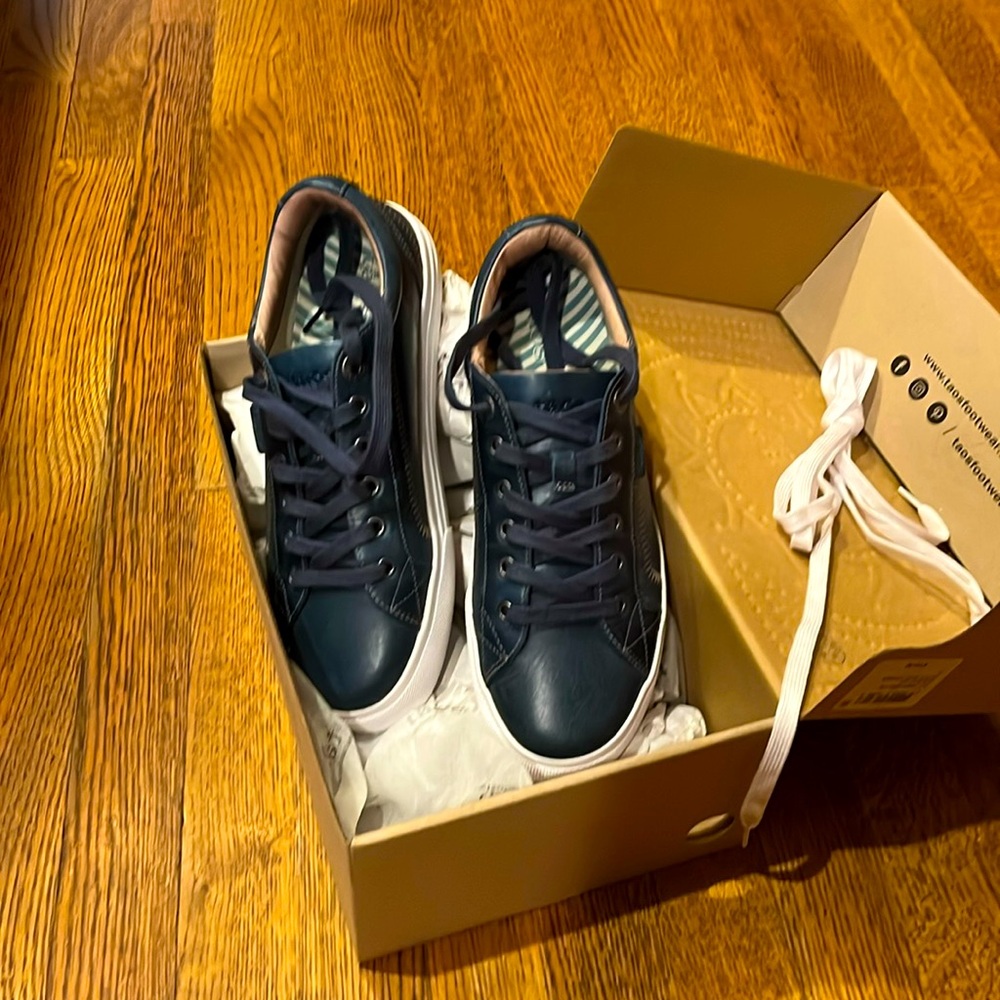 TAOS Plim Soul Lux leather sneaker, color-Petrol Blue Size 9 1/2.
